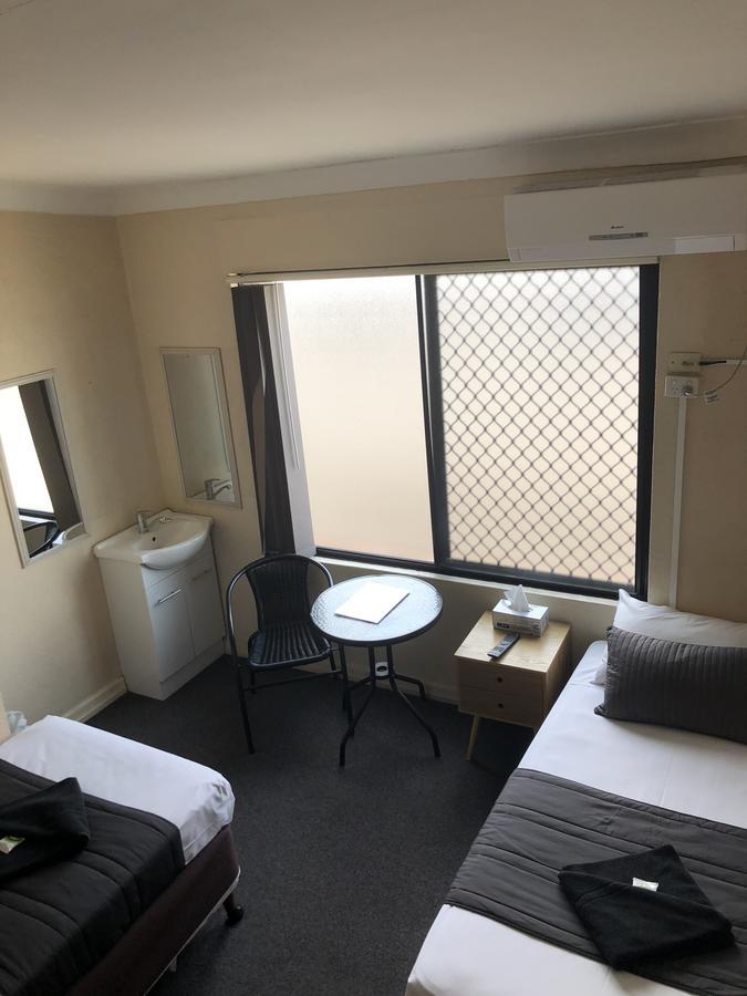 Kingsford Riverside Inn Брисбен Экстерьер фото