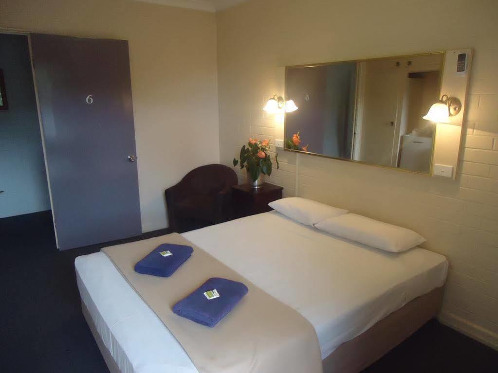 Kingsford Riverside Inn Брисбен Экстерьер фото