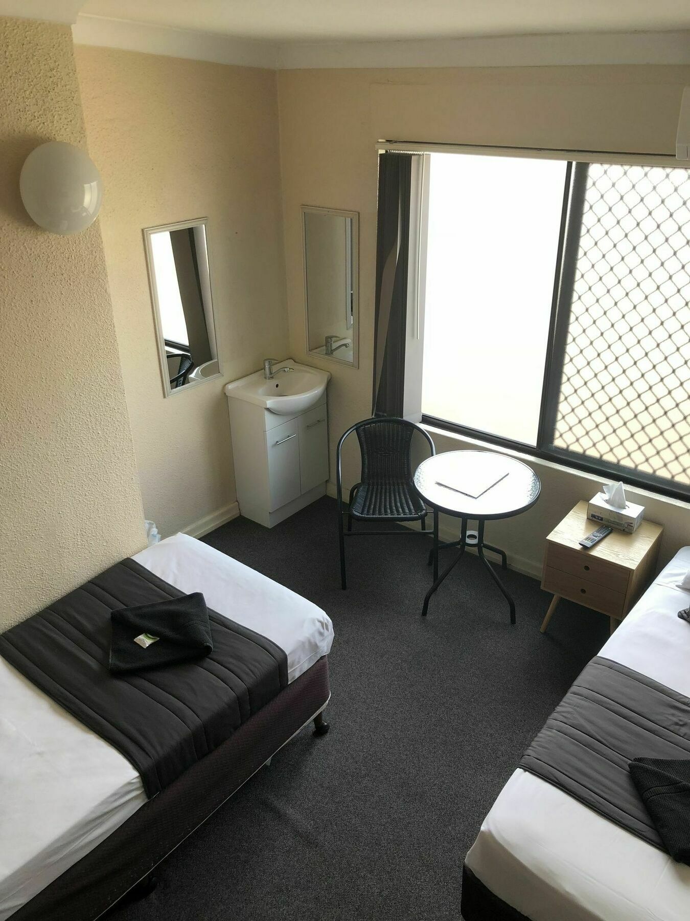 Kingsford Riverside Inn Брисбен Экстерьер фото