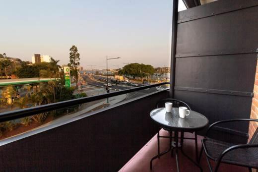 Kingsford Riverside Inn Брисбен Экстерьер фото