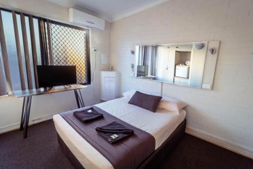Kingsford Riverside Inn Брисбен Экстерьер фото